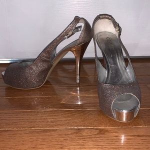Guess Pumps Size 8.5